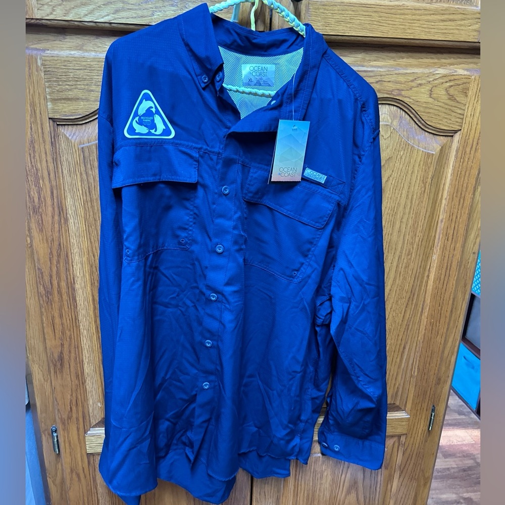Men’s ocean + coast button down fish gear shirt xl